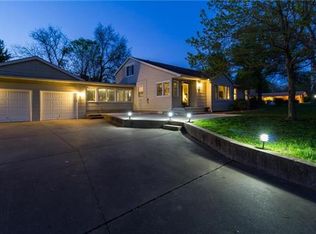 21 E Rockwood Dr, Ottawa, KS 66067