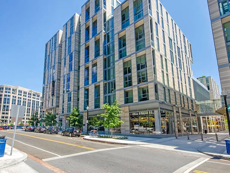 Embodies the upscale urban living in the heart of Washington, D.C.