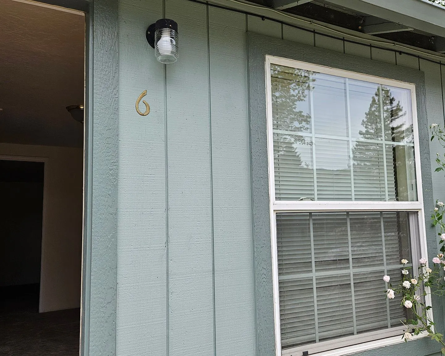 Florence Lane SE P804 — Photo 1