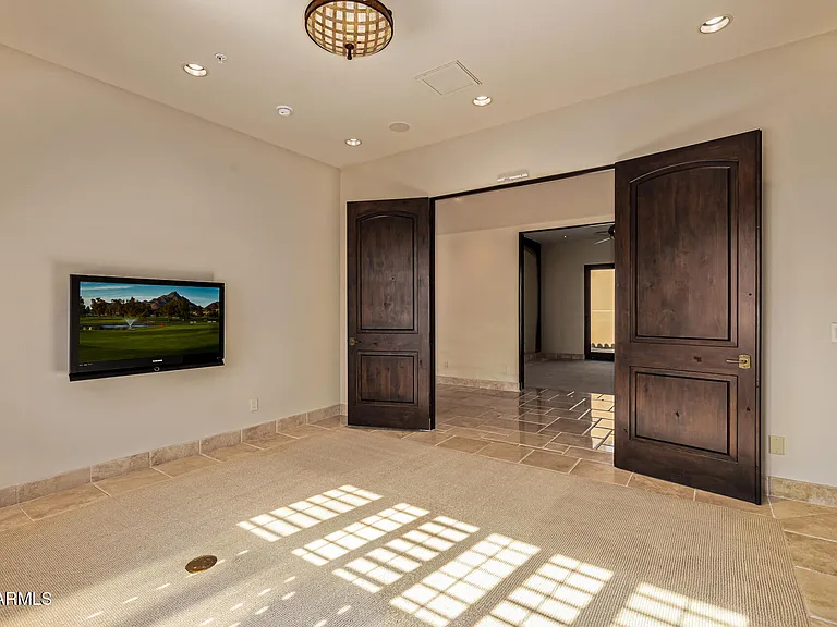 8406 E Calle Buena Vis — Photo 49
