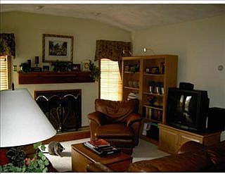 3rd image of 12 Danbury Dr