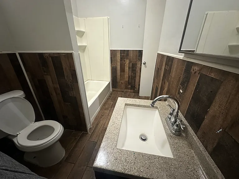 539-541 6th Ave #1 — Photo 3