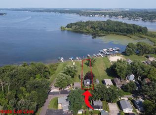 3906 Country Lane Dr, Delavan, WI 53115