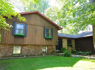 9509 Midland Rd, Freeland, MI 48623