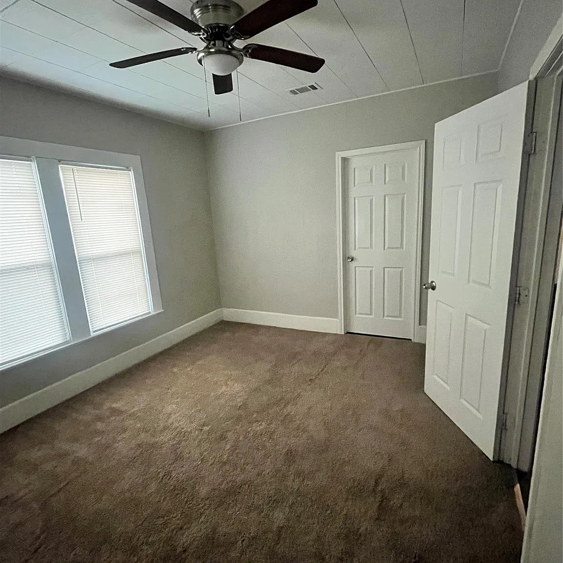 2 bed, 1.0 bath, 936 sqft, $1,250 — Photo 4