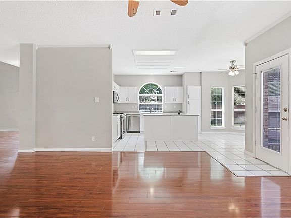 4th image of 510 Newberry St