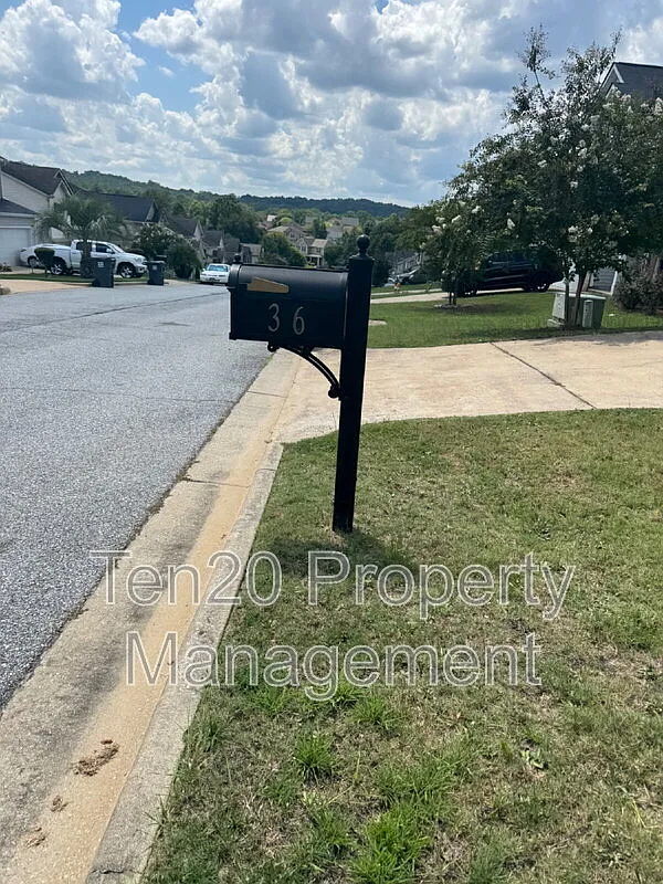 5 bed, 3.0 bath, 4791 sqft, $2,200 — Photo 4