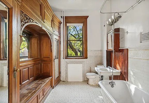 5th image of 210 W 137th St APT 3