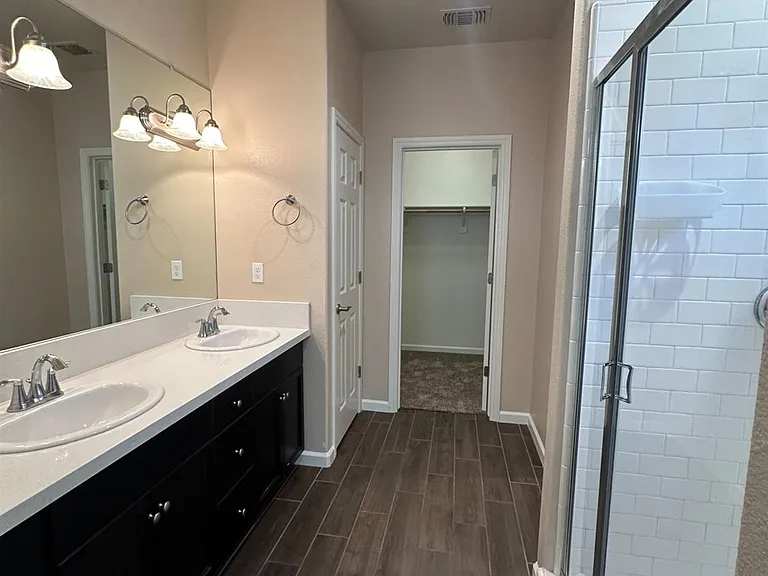 3587 Encino Ave — Photo 14