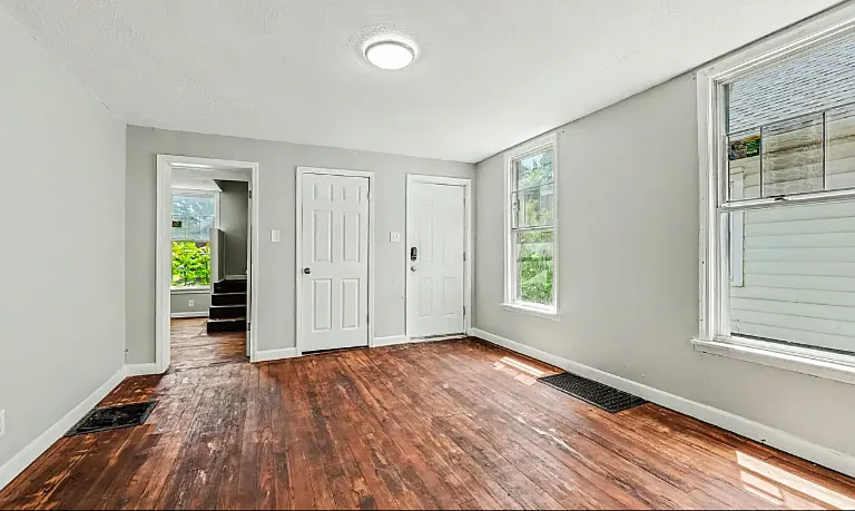 109 Carlisle St — Photo 2