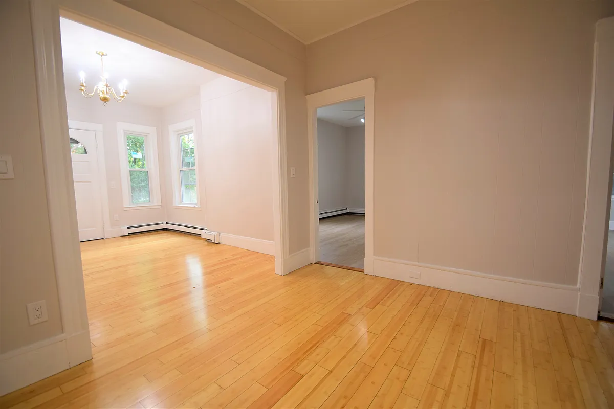 Building Photo - 24 Saint James St #24