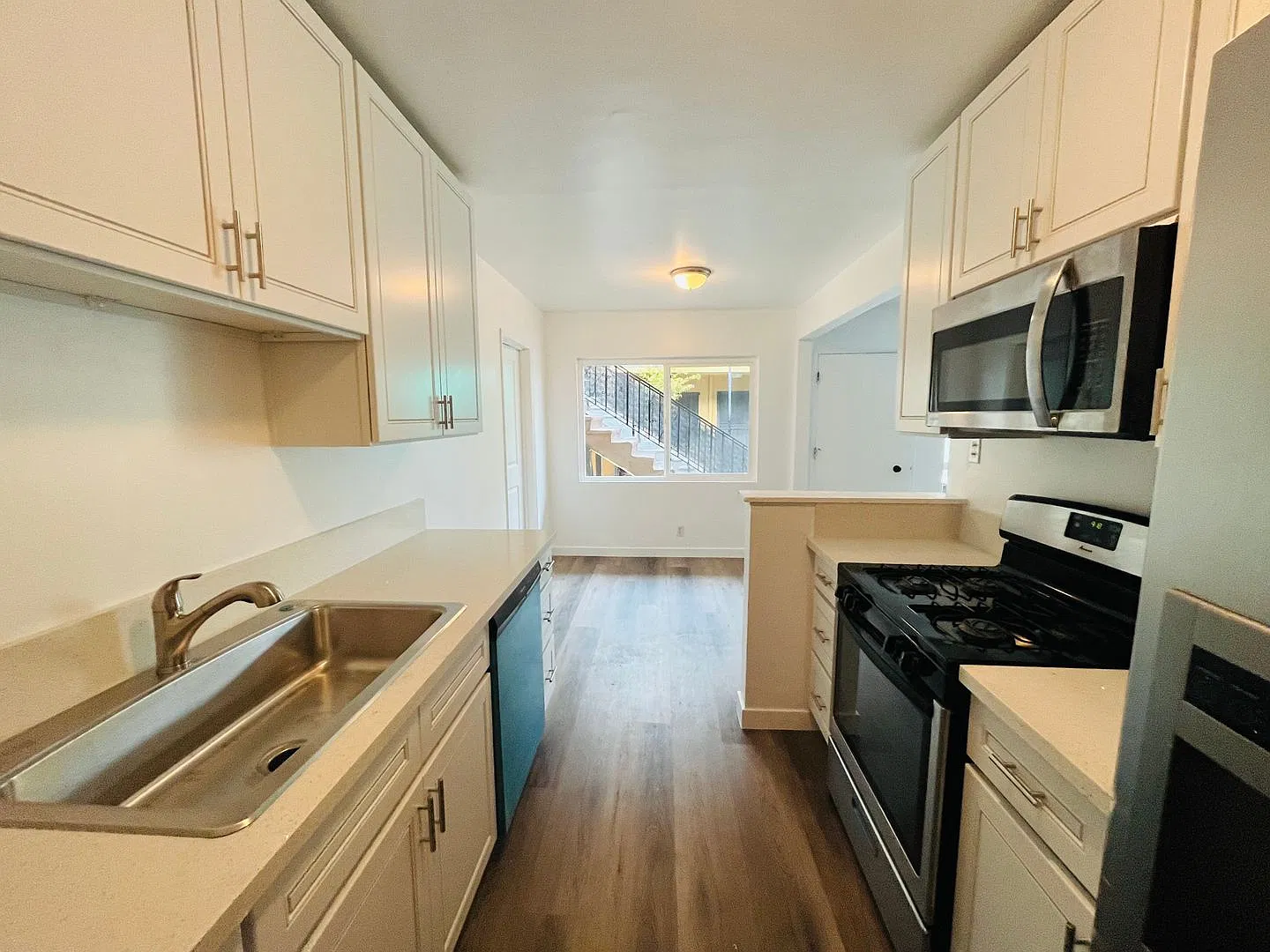 2708 — Photo 2