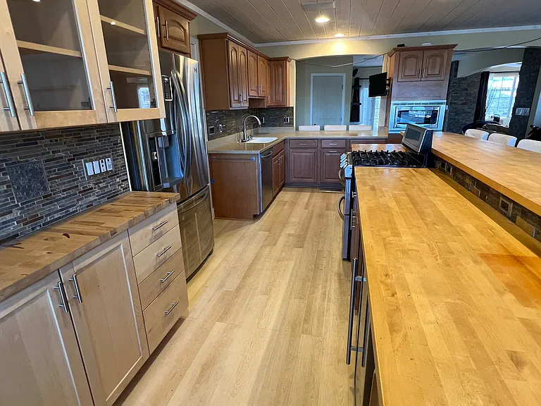 742 Tulip Ln — Photo 8
