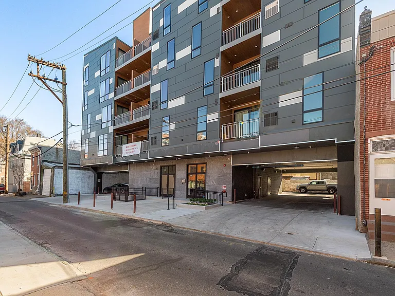 438 Memphis St #21 — Photo 13