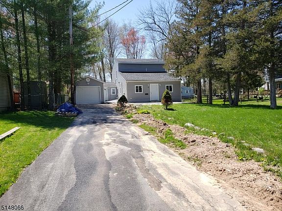 2nd image of 15 Louis Ave