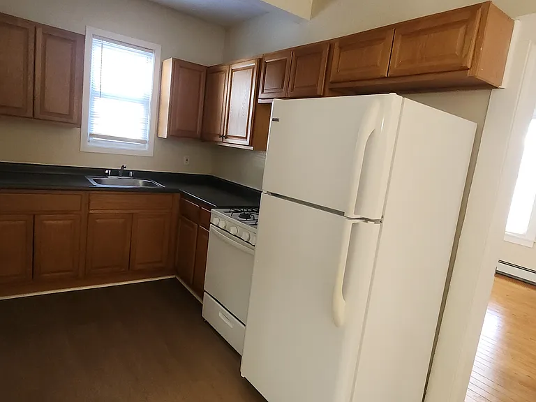 76 Dwight St — Photo 5