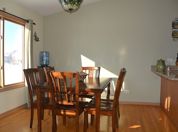 5th image of 8257 W Auburn Ln