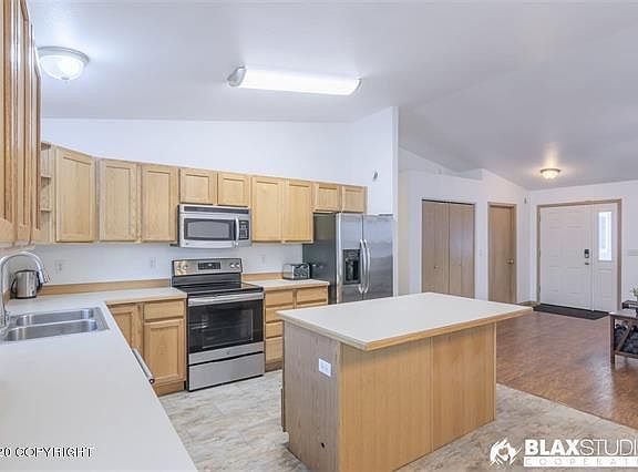 3rd image of 92 Trinidad Dr