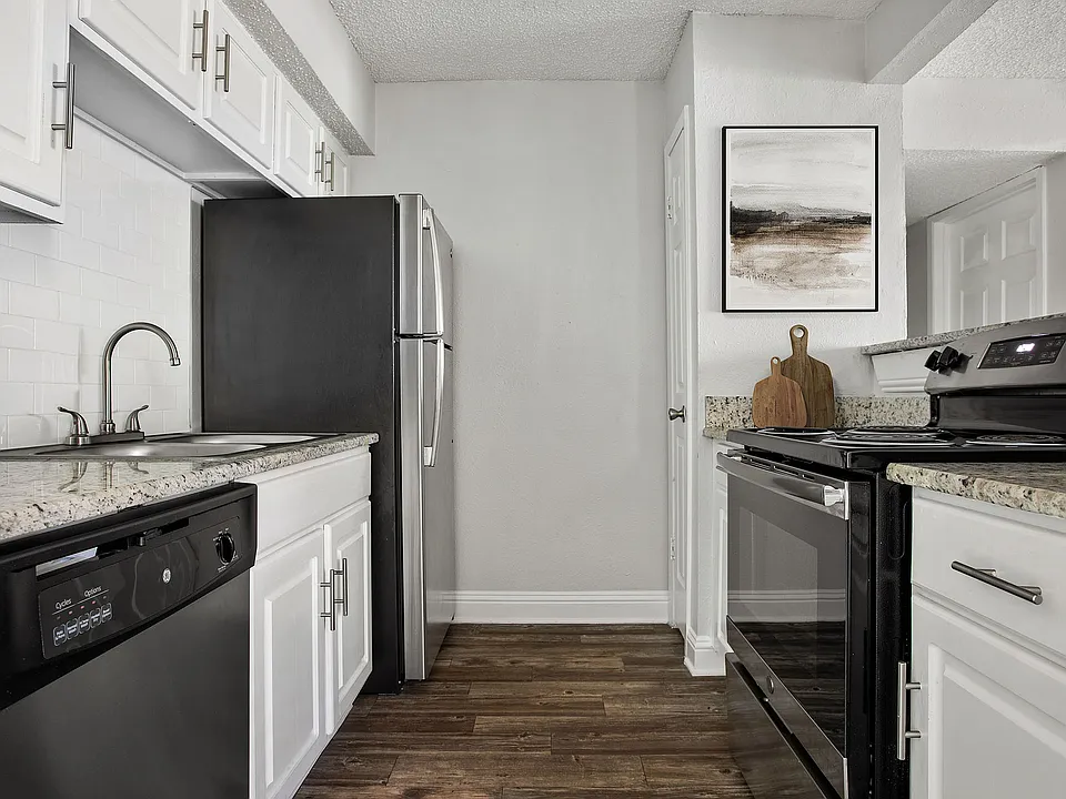 C242530_BristolGrapevine_VS Still_2b2b_Kitchen_01_final2