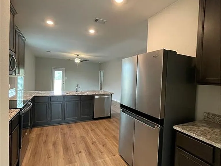 508 Republic Dr — Photo 5