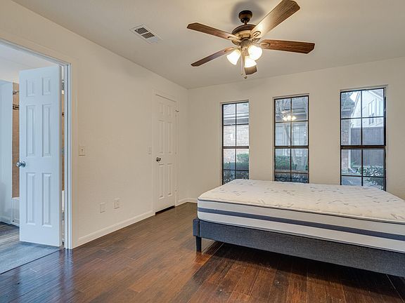 3rd image of 17079 Planters Row