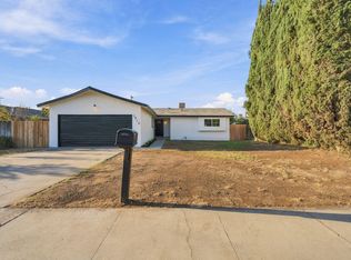 1878 E Park Way, Dinuba, CA 93618