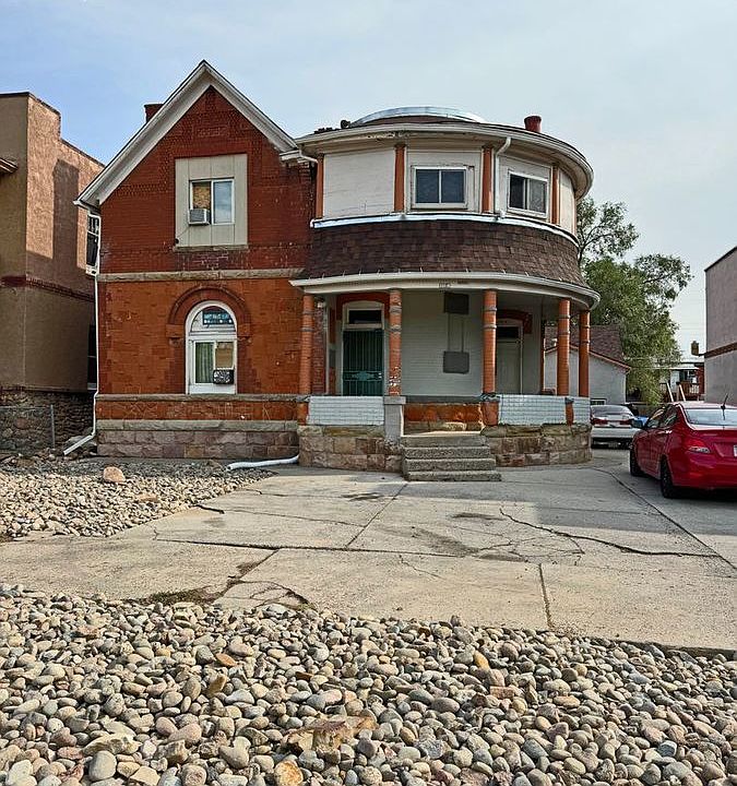 1st image of 1114 E 6th St #2