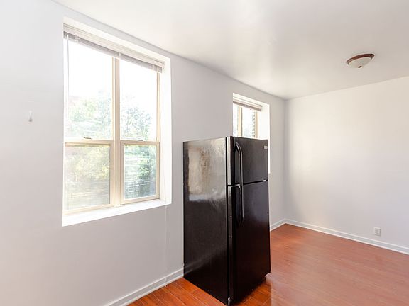 4th image of 5152 S King Dr #51681