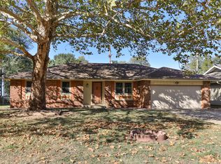 2543 S Pickwick Avenue, Springfield, MO 65804