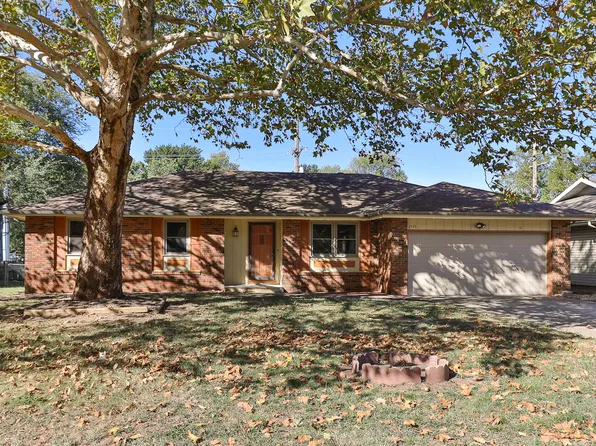 2543 S Pickwick Avenue, Springfield, MO 65804