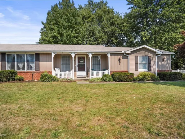 10008 Market Ave N, Hartville, OH 44632