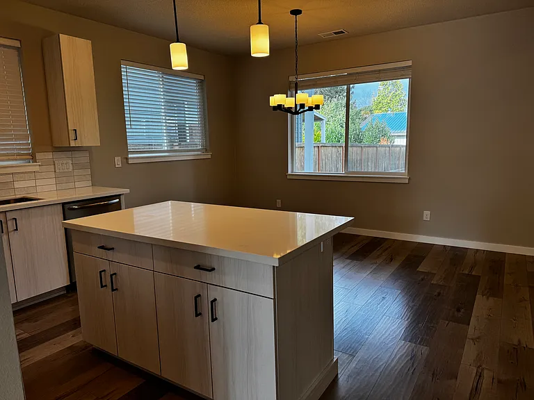 14313 SE Bunnell St — Photo 5