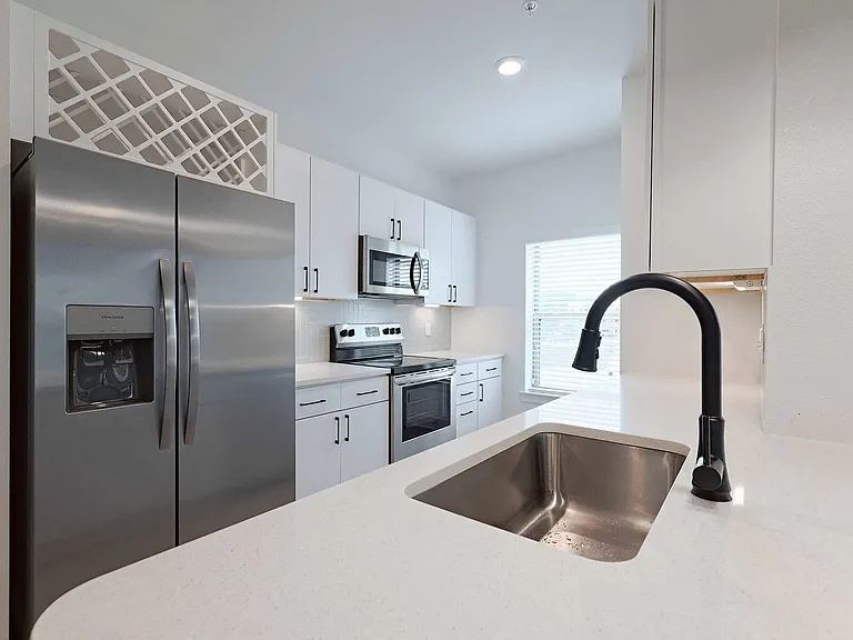 Tropia Luxury Apartments — Photo 108