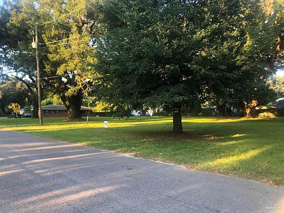 4th image of 900 N 60th Ave