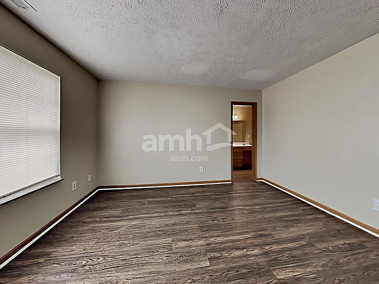 8255 Captain Dr — Photo 9