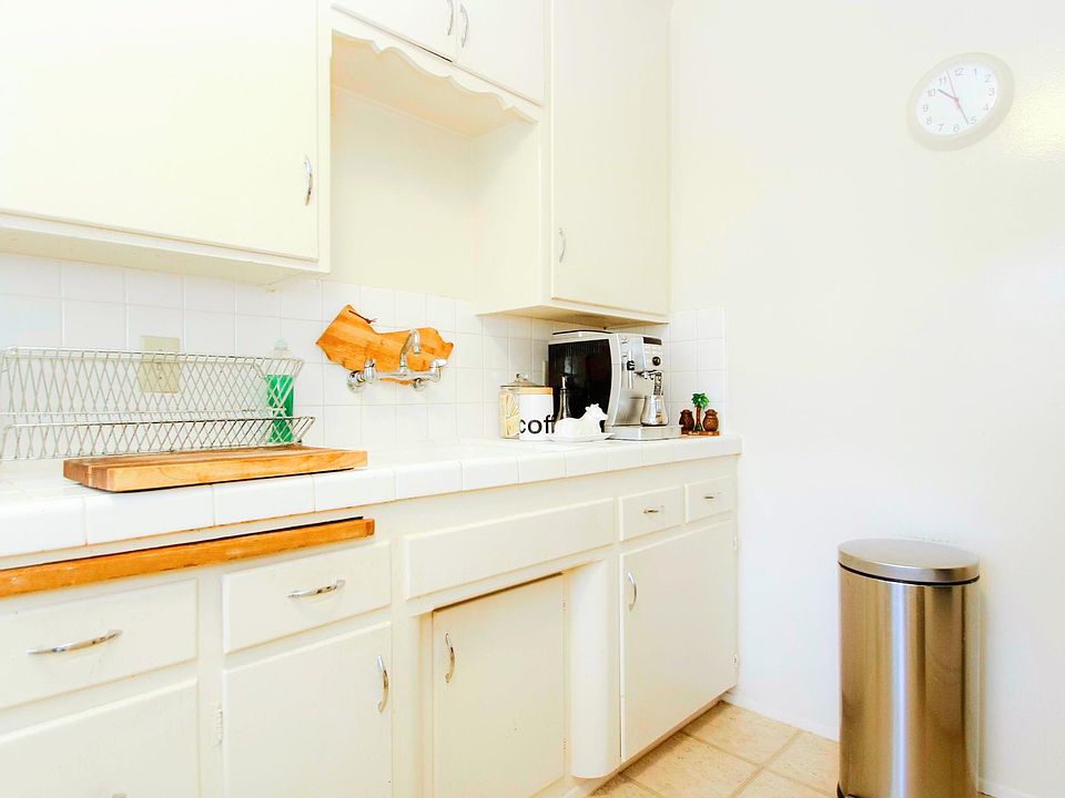 Bright Kitchen