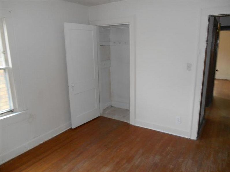 2nd image of 847 N Bradley Ave