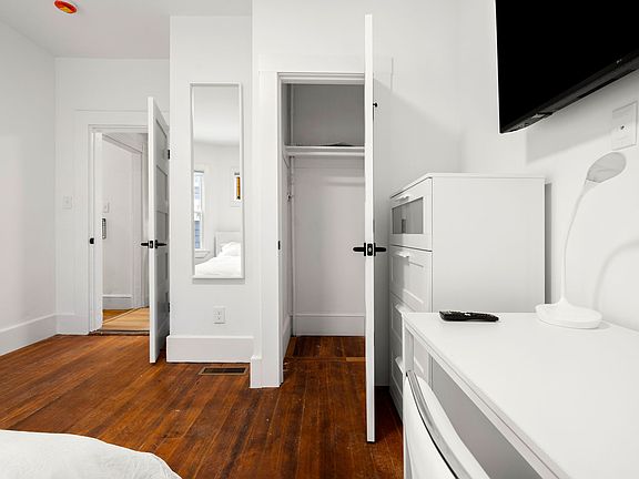 4th image of 21 Sudan St #4