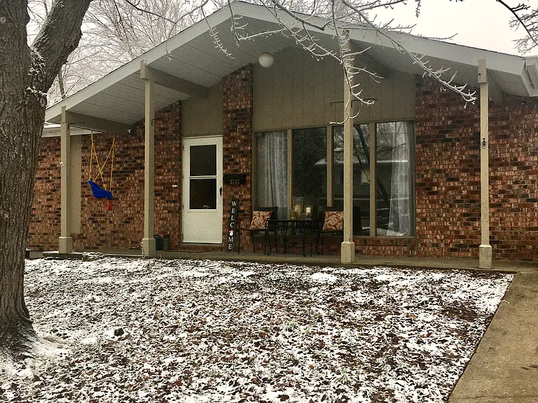 3706 Wayside Dr — Photo 2