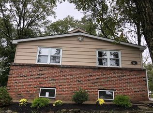 16 Lincoln Trl, Hopatcong, NJ 07843