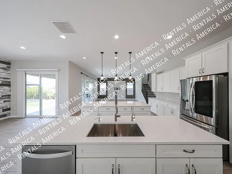 1829 E Saguaro Park Ln — Photo 33