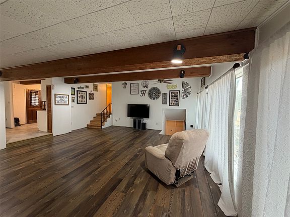5th image of 180 Grandview Cir