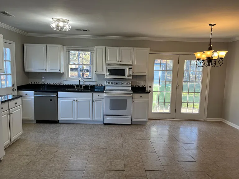 1005 Beauvoir Dr — Photo 5