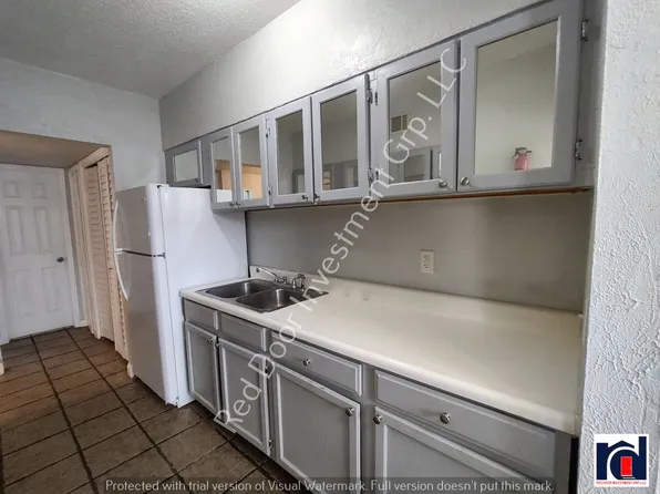 706 W Dixie Ave, Leesburg, FL