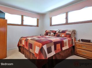 834 Lawler Ave, Wilmette, IL 60091