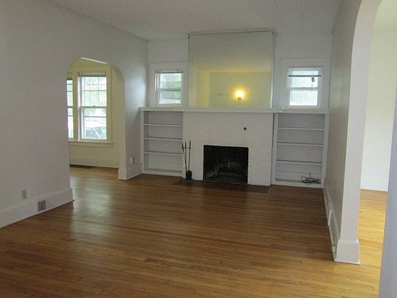 4th image of 1009-11 Euclid Ave #1011