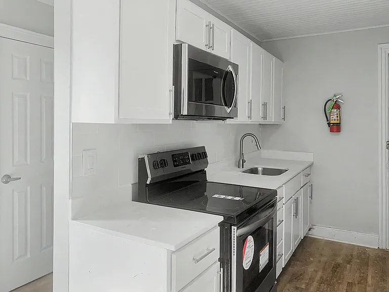 116 N Union St — Photo 5