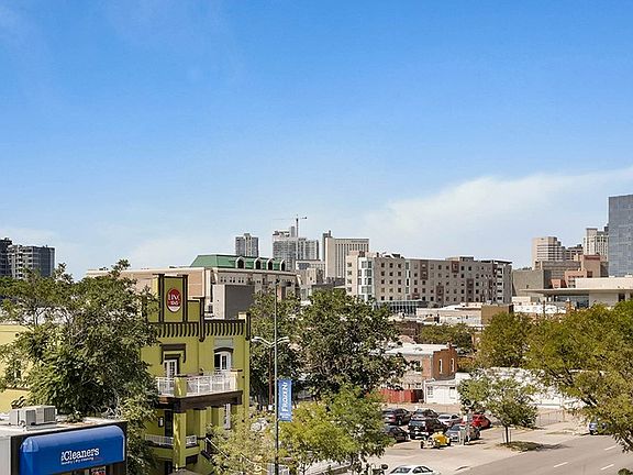 3rd image of 1020 N Lincoln St #14800242