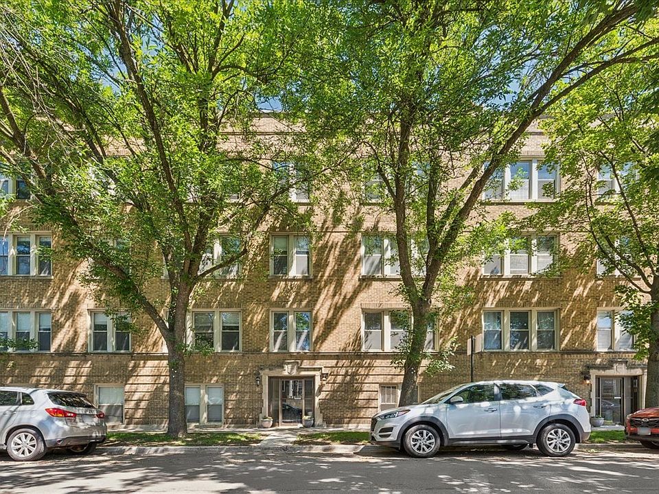 1st image of 2152 W Ainslie St #D2