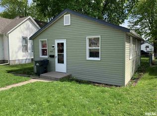 637 Locust Pl, Clinton, IA 52732